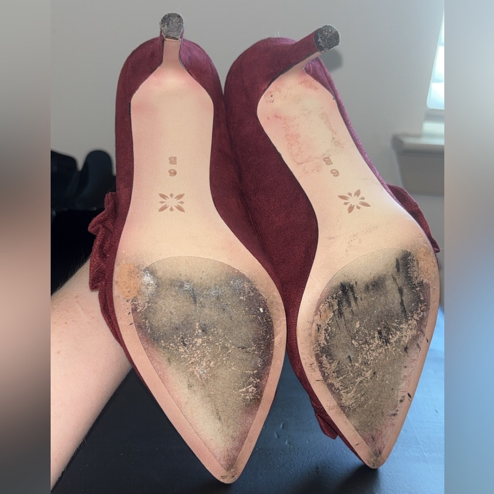 BCBGeneration Ruffle Heels - Picture 3 of 4